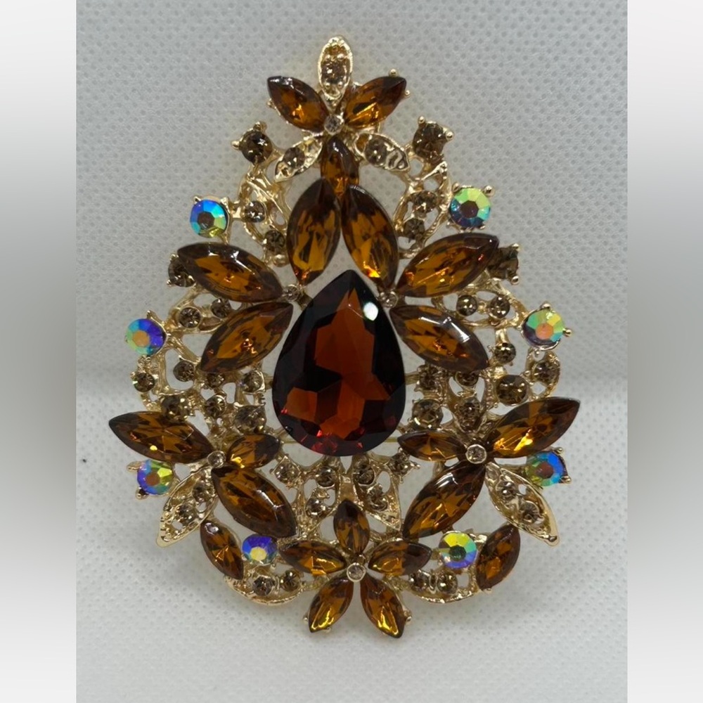 vintage-style rhinestone brooch